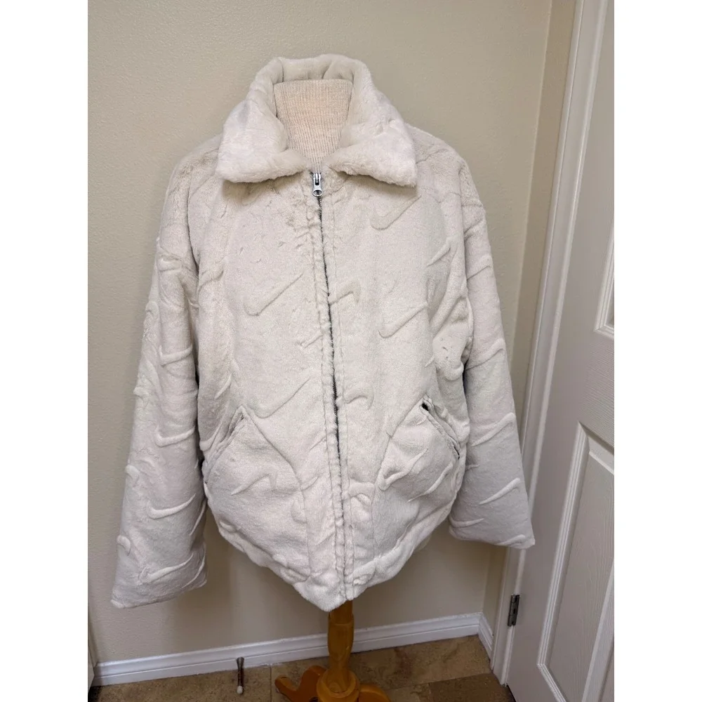 Nike Sportswear Essentials Faux Fur Jacket Cream All Over Swoosh XL CU6558-110